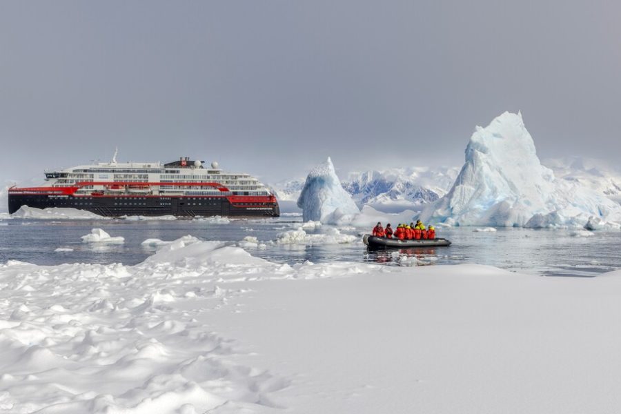 Antarctica_Sea_Ice_Landing_HGR_167219_1080_Photo_Oscar_Farrera