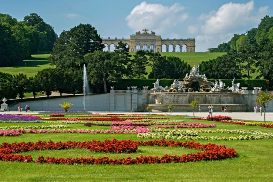 Beatutiful Blue Danube - Autriche-Danube-Vienne-palais-Schonbrunn01 copy