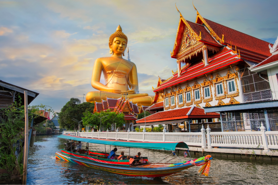 Big Seated Buddha Statue (Buddha Dhammakaya Dhepmongkol) at Wat Paknam Phasi Charoen (temple) in Bangkok, Thailand_edited_edited