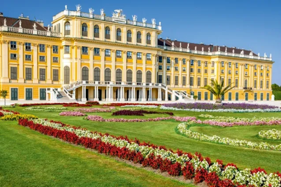 Blue Danube to the Black Sea autriche-danube-vienne-chateau-schoenbrunn-cge2010-shutterstock copy