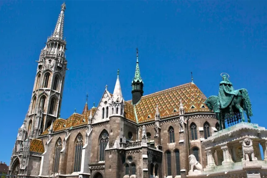 Christmas on the Danube - hongrie-danube-budapest-cathedrale01-frantisek-zvardon copy