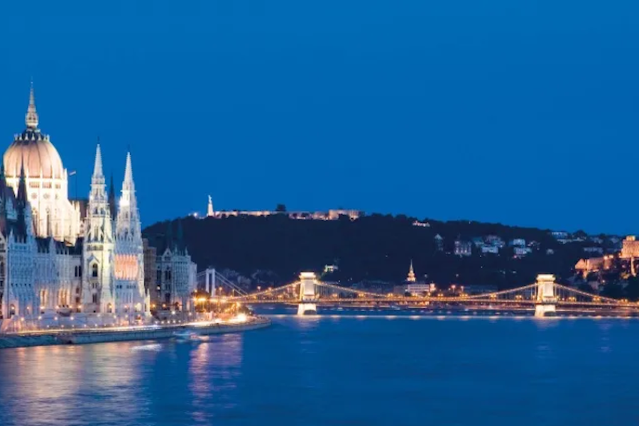 Christmas on the Danube - hongrie-danube-budapest-parlement-by-night-croisieurope copy