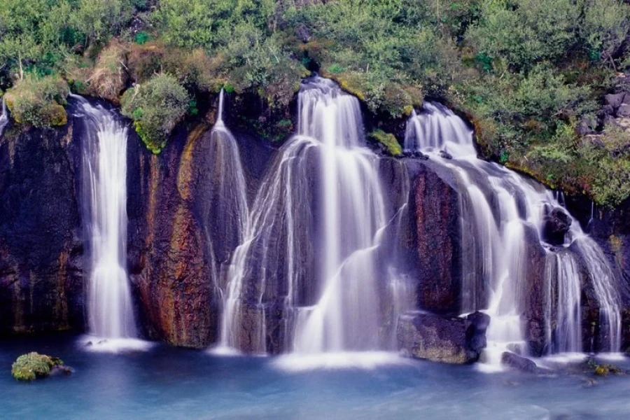 GJ-90-Hraunfossar-waterfall.jpg