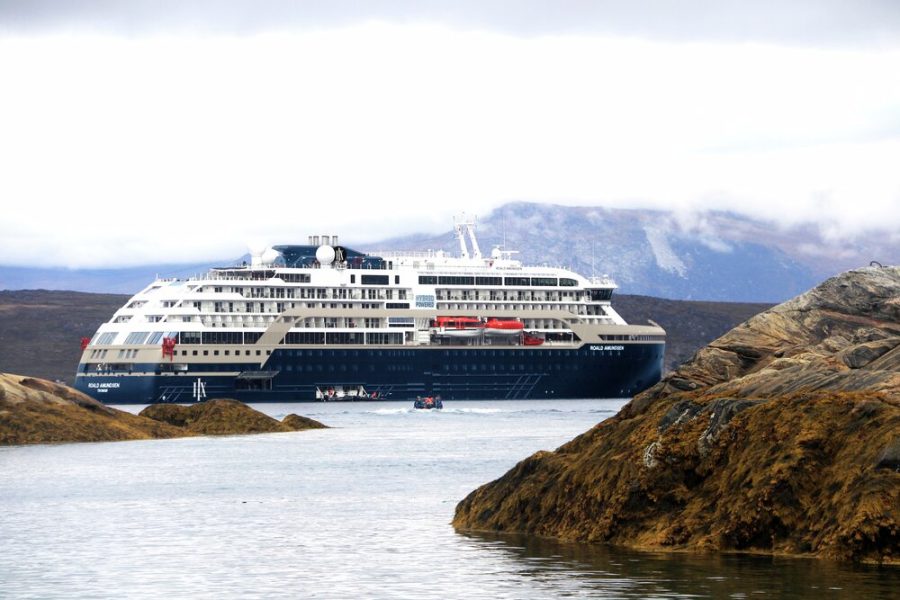 Greenland - Nuuk - MS Roald Amundsen - HX 1