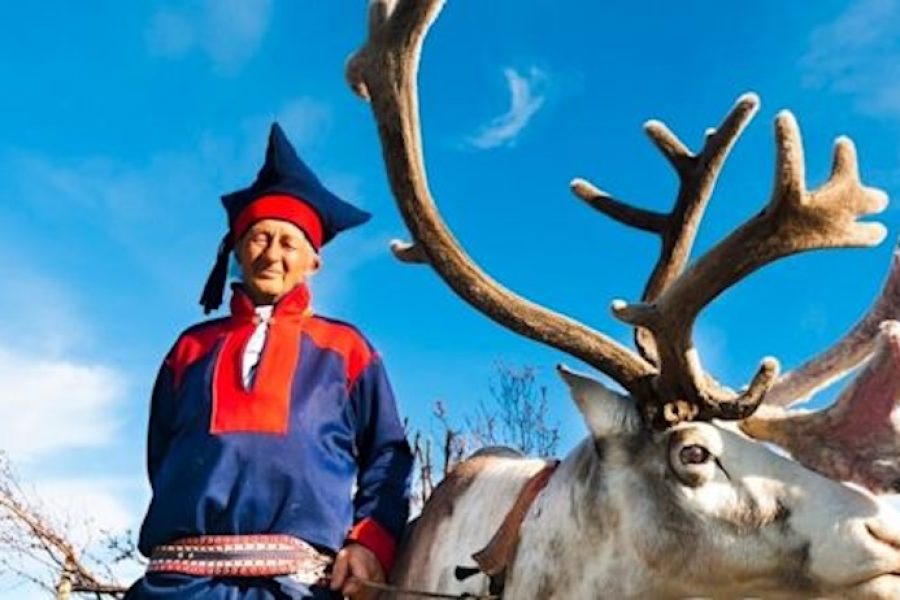 Indepenent Norway & Finland - day-6_sami-and-his-reindeer-in-north-cape---2011-08-21