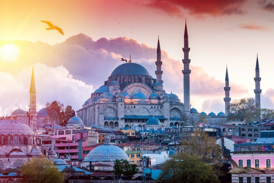 Istanbul-the-capital-of-Turkey-eastern-tourist-city._edited