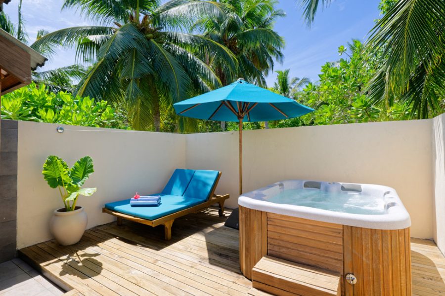Jacuzzi Villa Tub
