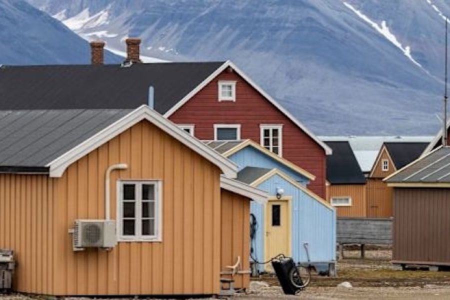 Svalbard in Summer - day-3-6-ny-alesund-svalbard-hgr-140236genna_roland_2500x1250-2