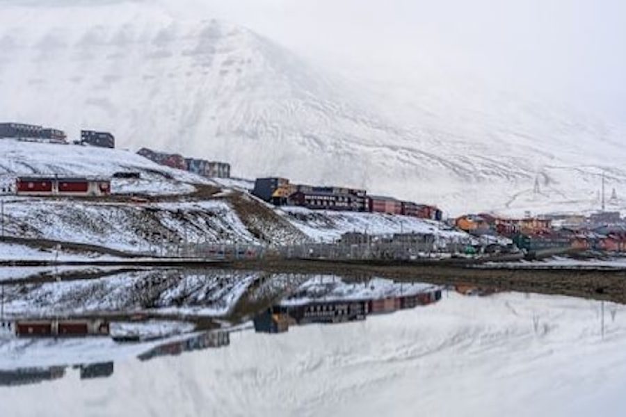 Svalbard in Summer - longyearbyen_svalbard_hgr_157787_photo_jan_hvizdal_1200x675px