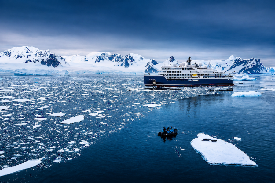 Swan Hellenic Antarctica - Ship and Zodiac