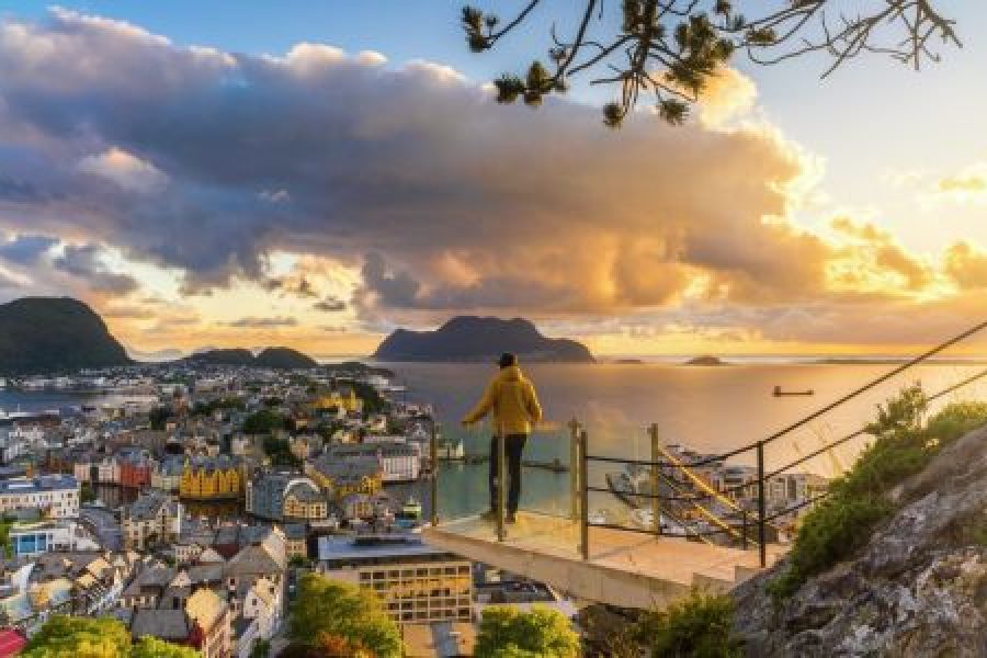 aalesund-autumn-hike-to-aksla-roberto-moiola-sysaworld