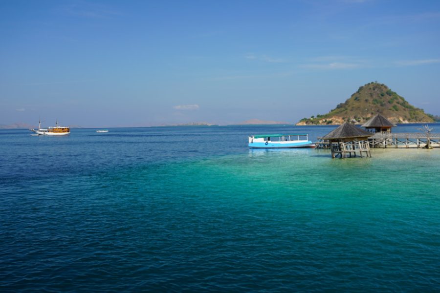 vecteezy_islands-hopping-in-indonesia_12950551