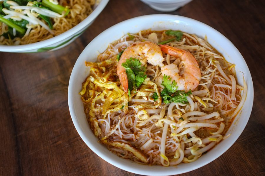 vecteezy_spicy-sarawak-laksa_14997418